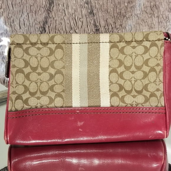 COACH Legacy Clutch (Flaws) - Picture 4 of 10